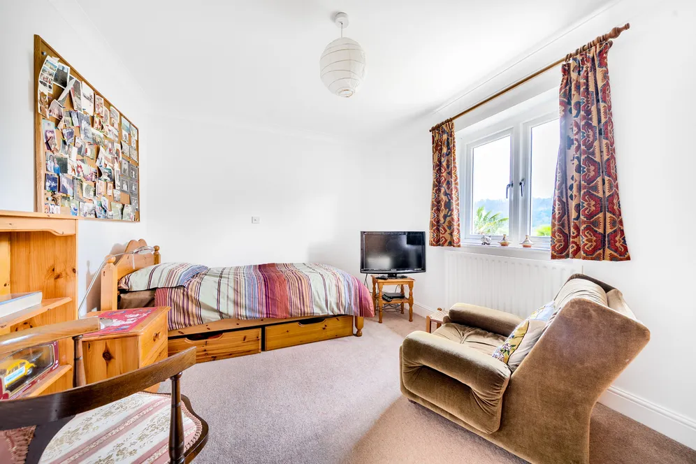 Hethersett Close, Reigate, RH2 photo 11