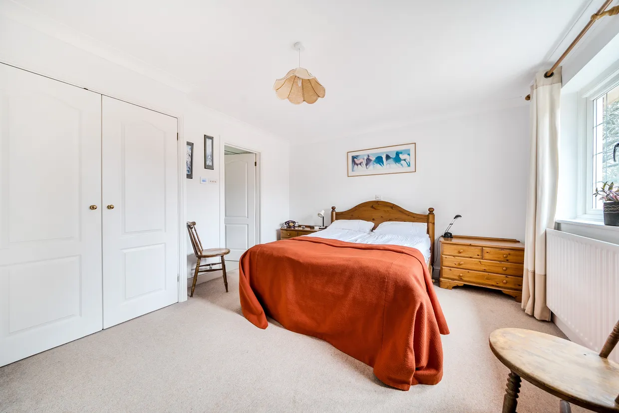 Hethersett Close, Reigate, RH2 photo 14