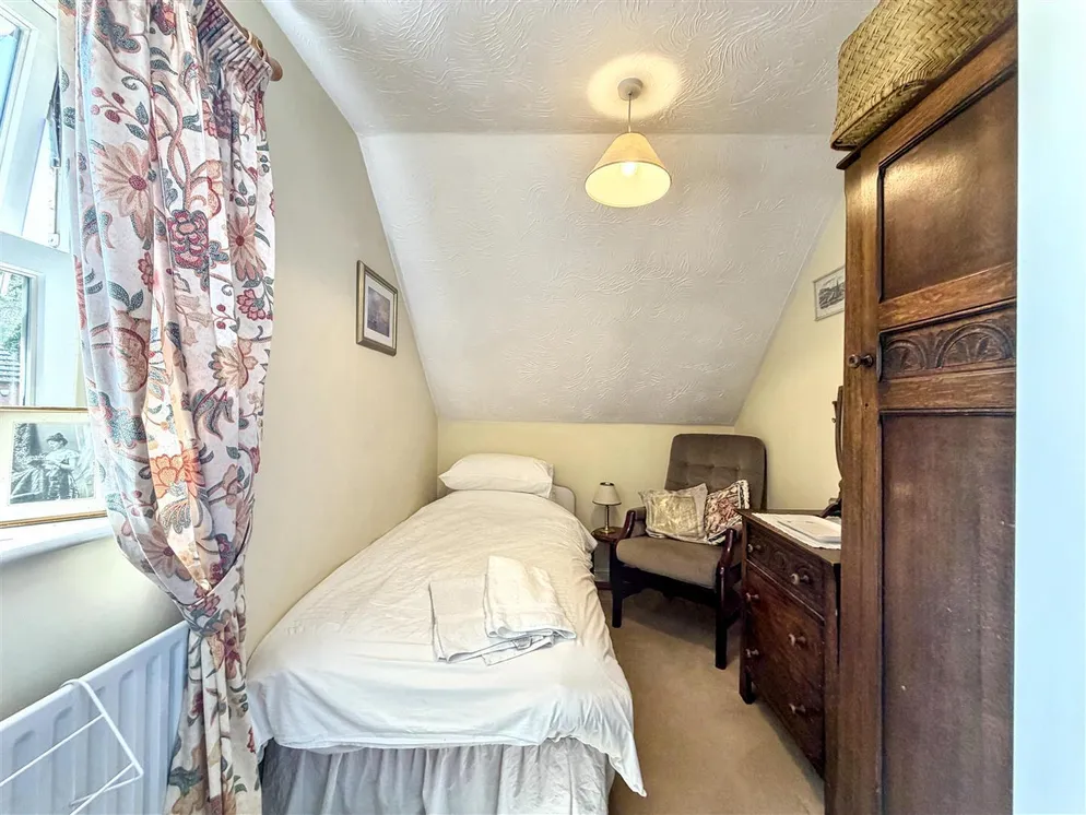 Property carousel item 14