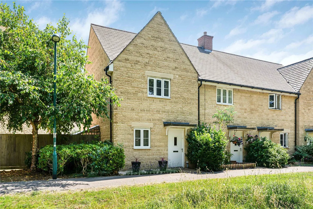 Cresswell Close, Yarnton, Kidlington, Oxfordshire, OX5