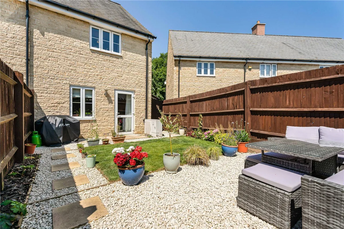 Cresswell Close, Yarnton, Kidlington, Oxfordshire, OX5