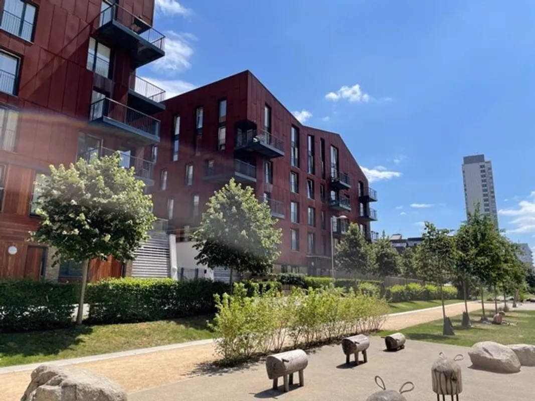 Baroque Gardens, Grand Canal Avenue, Surrey Quays, SE16