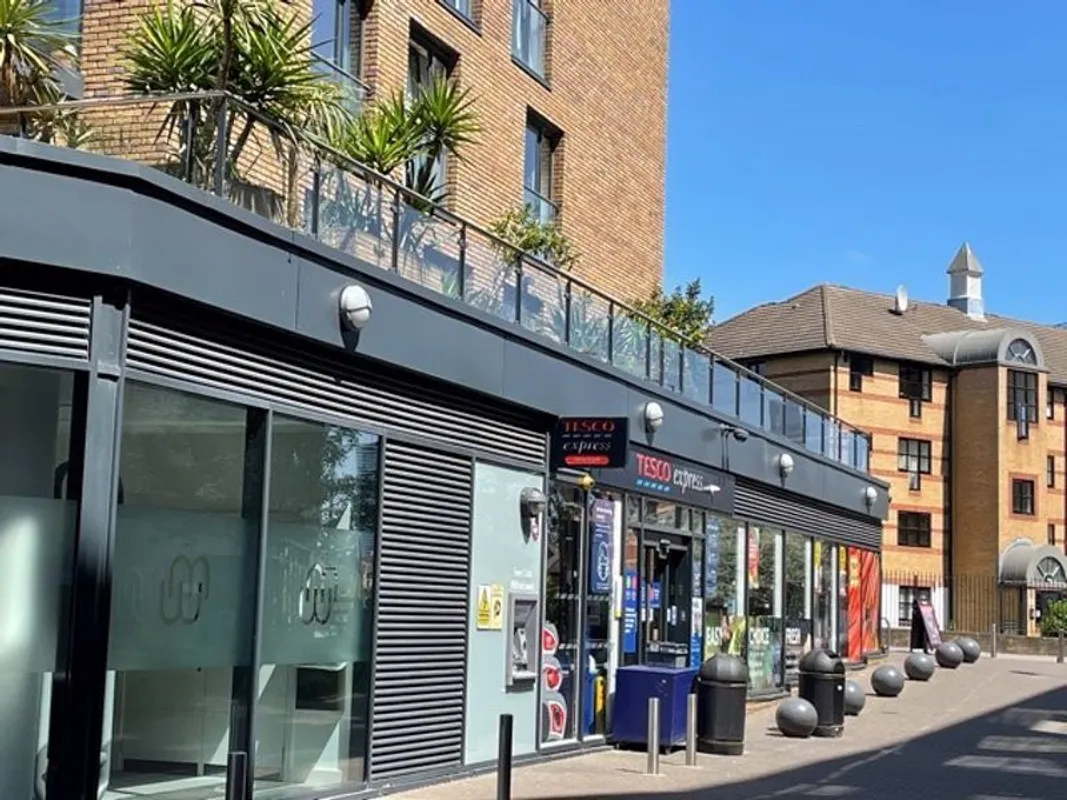 Baroque Gardens, Grand Canal Avenue, Surrey Quays, SE16