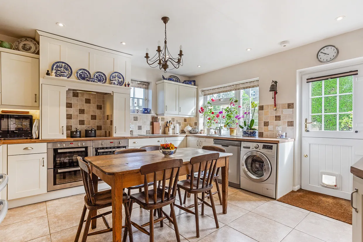 Notgrove, Cheltenham, GL54 photo 3