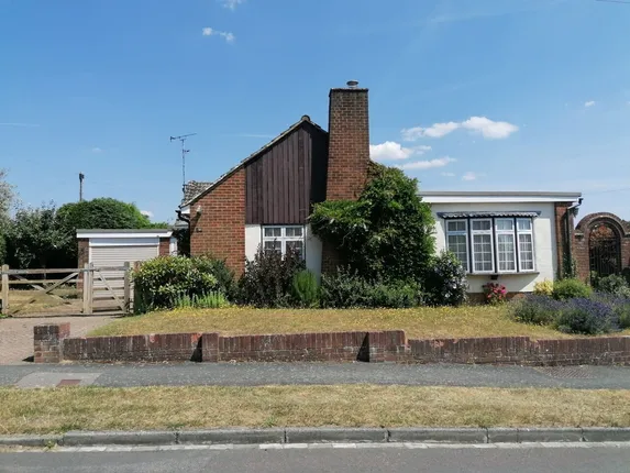 Woodside Road, Farnham, GU9