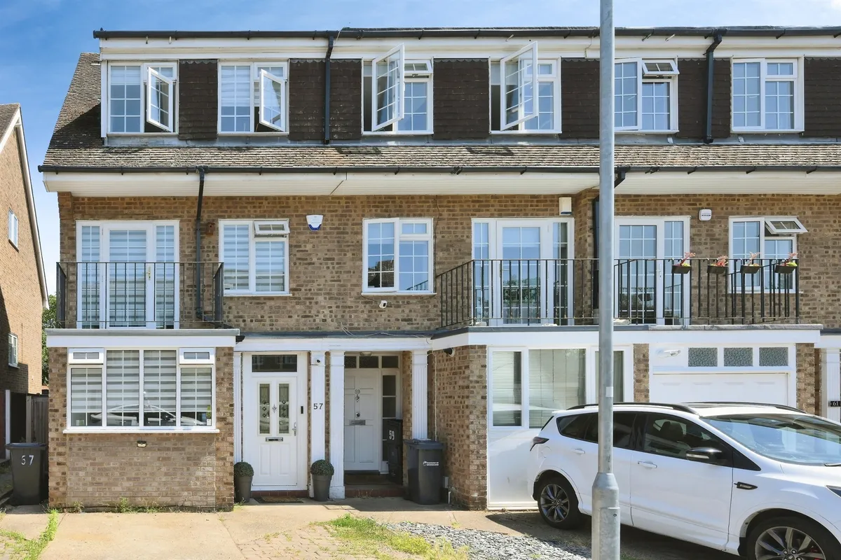 Taylors Avenue, Hoddesdon