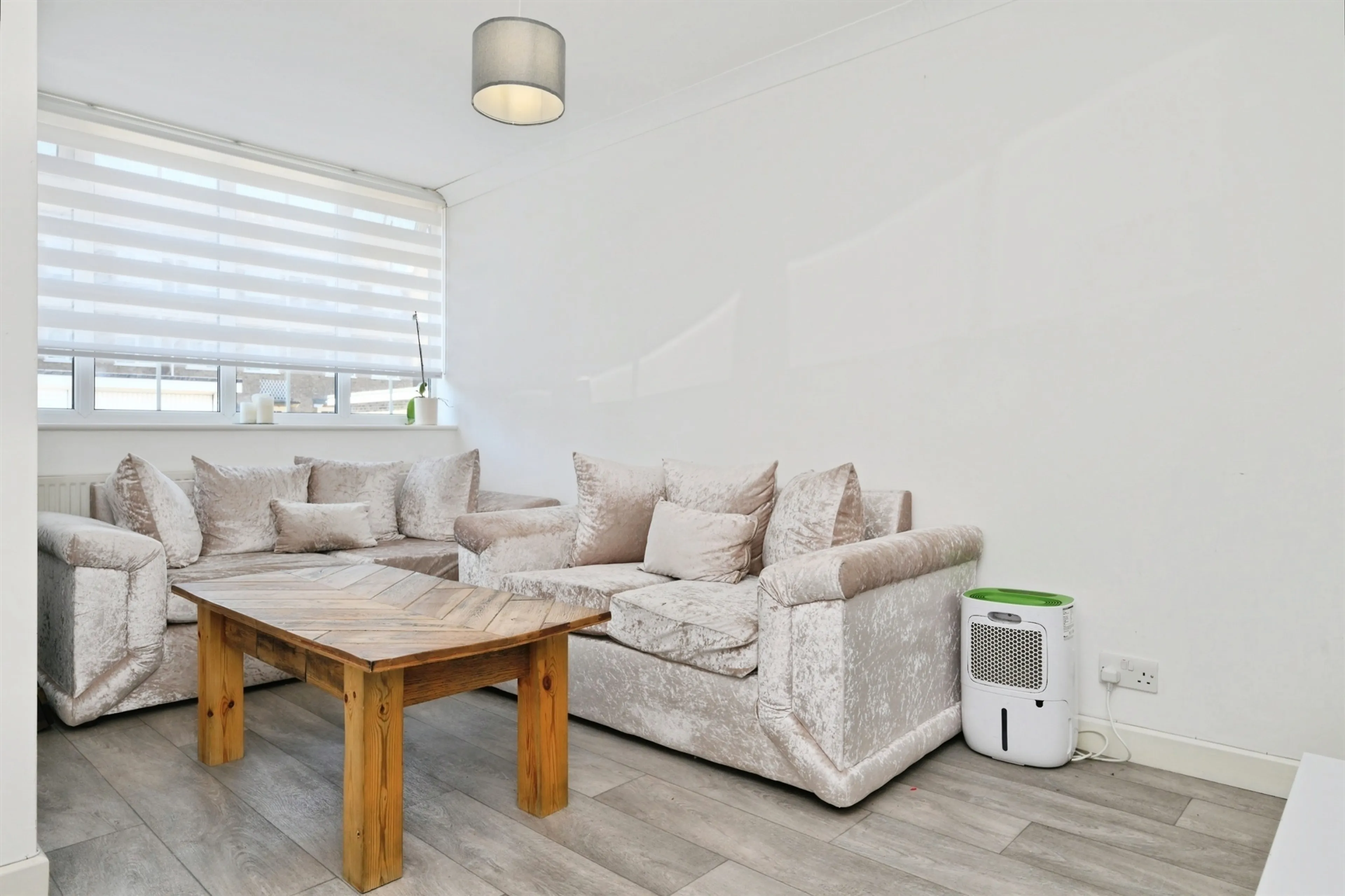 Property at Taylors Avenue, Hoddesdon