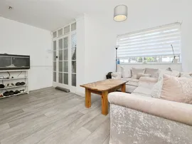 Taylors Avenue, Hoddesdon thumb 3