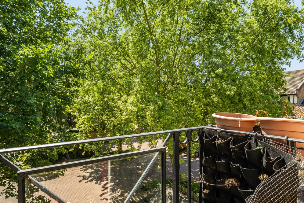 Undine Road, London, E14 photo 3