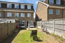 Taylors Avenue, Hoddesdon