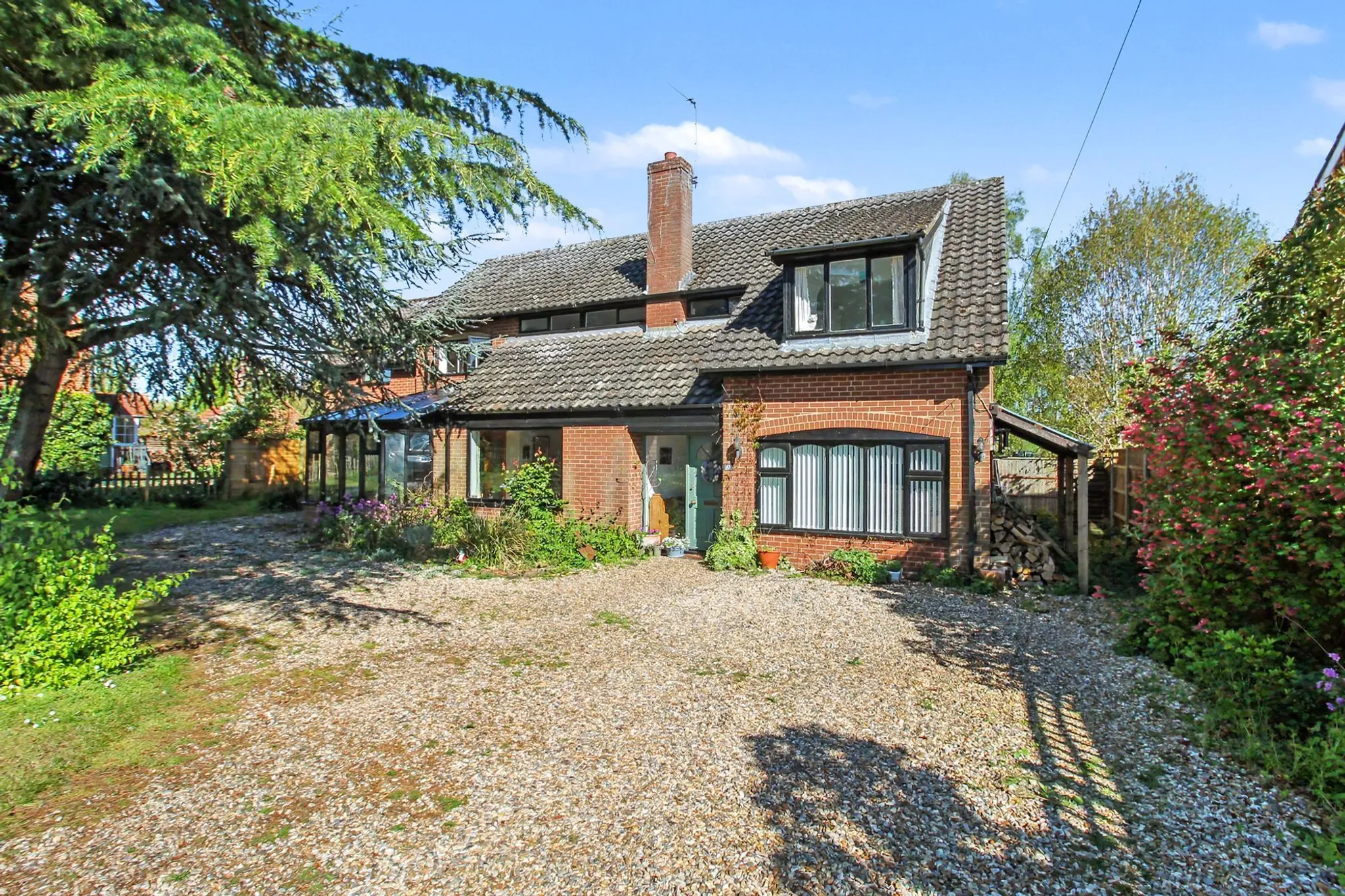 Family Home With Beautiful Views In Corpusty