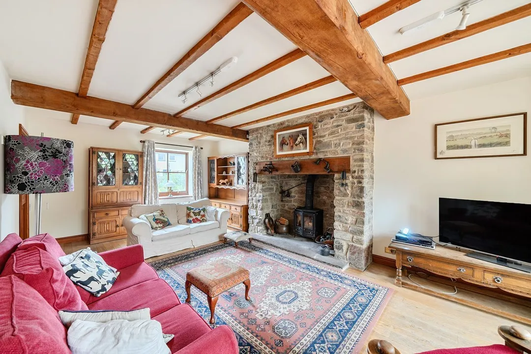 https://mr0.homeflow-assets.co.uk/files/photo/image/47815/0469/_x_/51955077.jpg