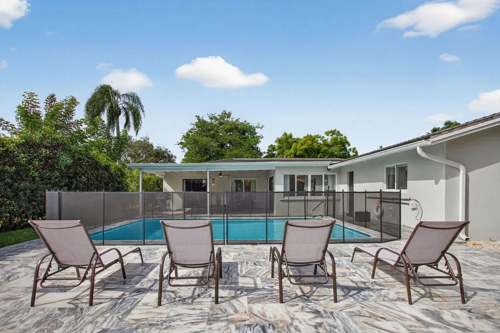 2421 NW 114th Ave, Coral Springs, FL 33065