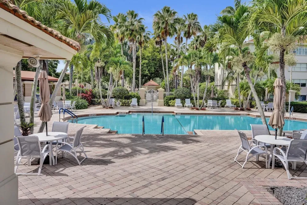 12434 Crystal Pointe Dr, Boynton Beach, FL 33437