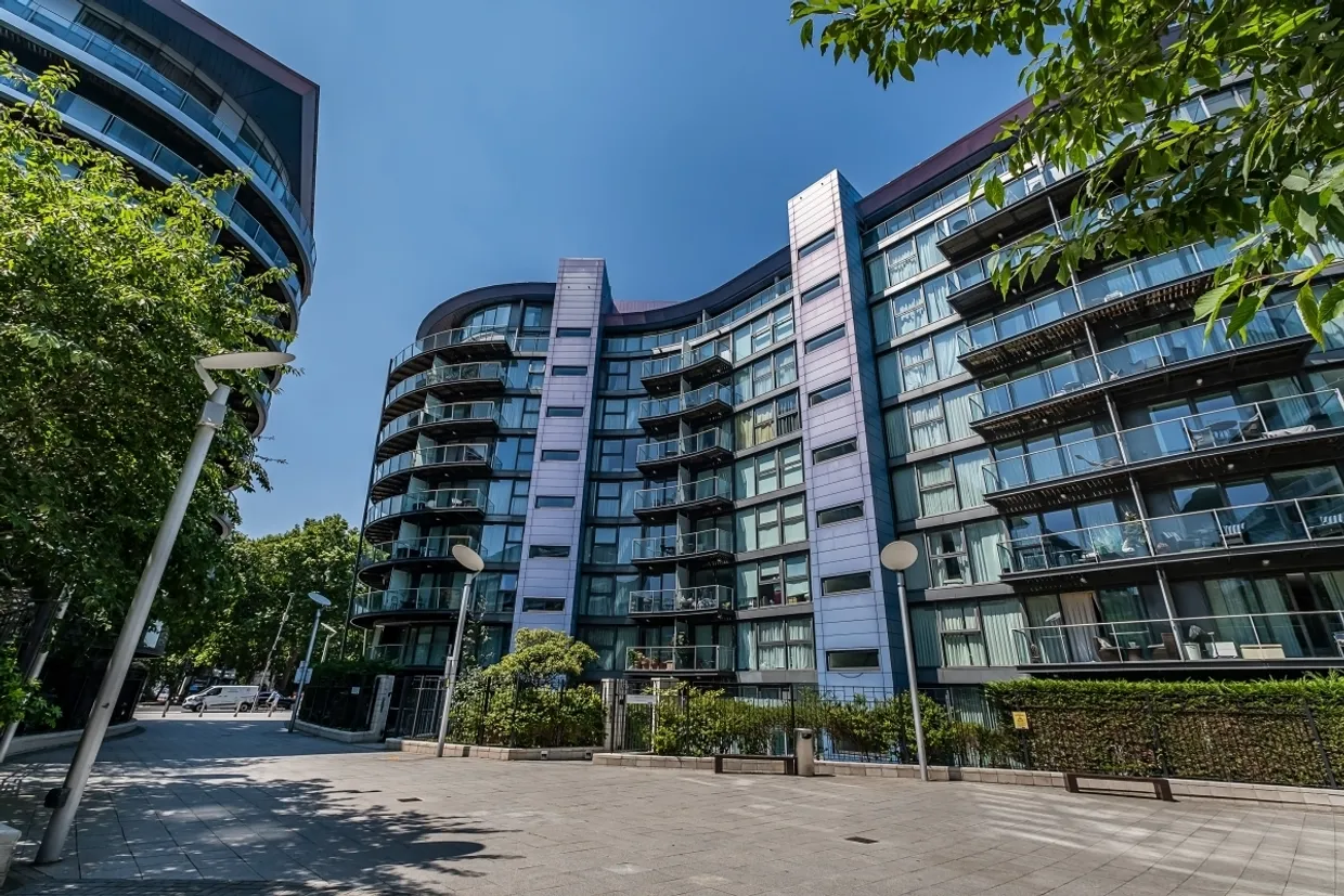 Queenstown Road London SW11 photo 2