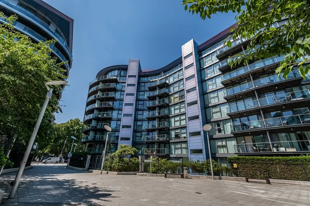 Queenstown Road London SW11 photo 2