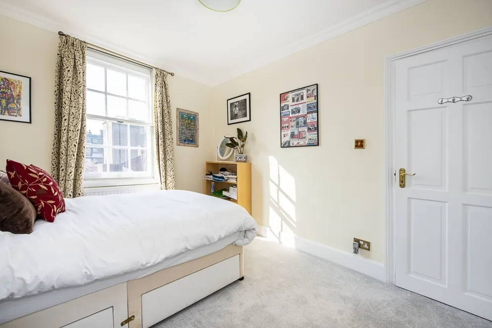 Bromyard Avenue London W3 photo 5
