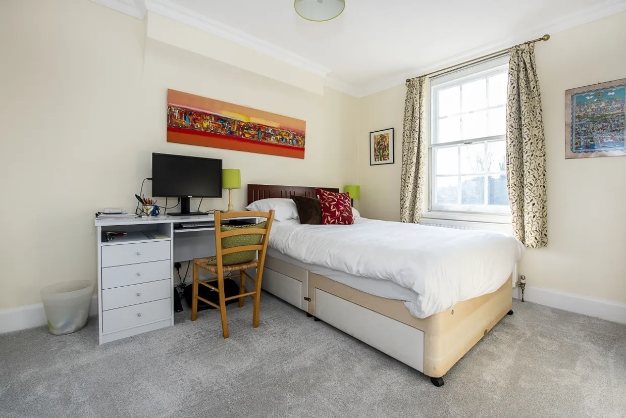 Bromyard Avenue London W3 photo 6