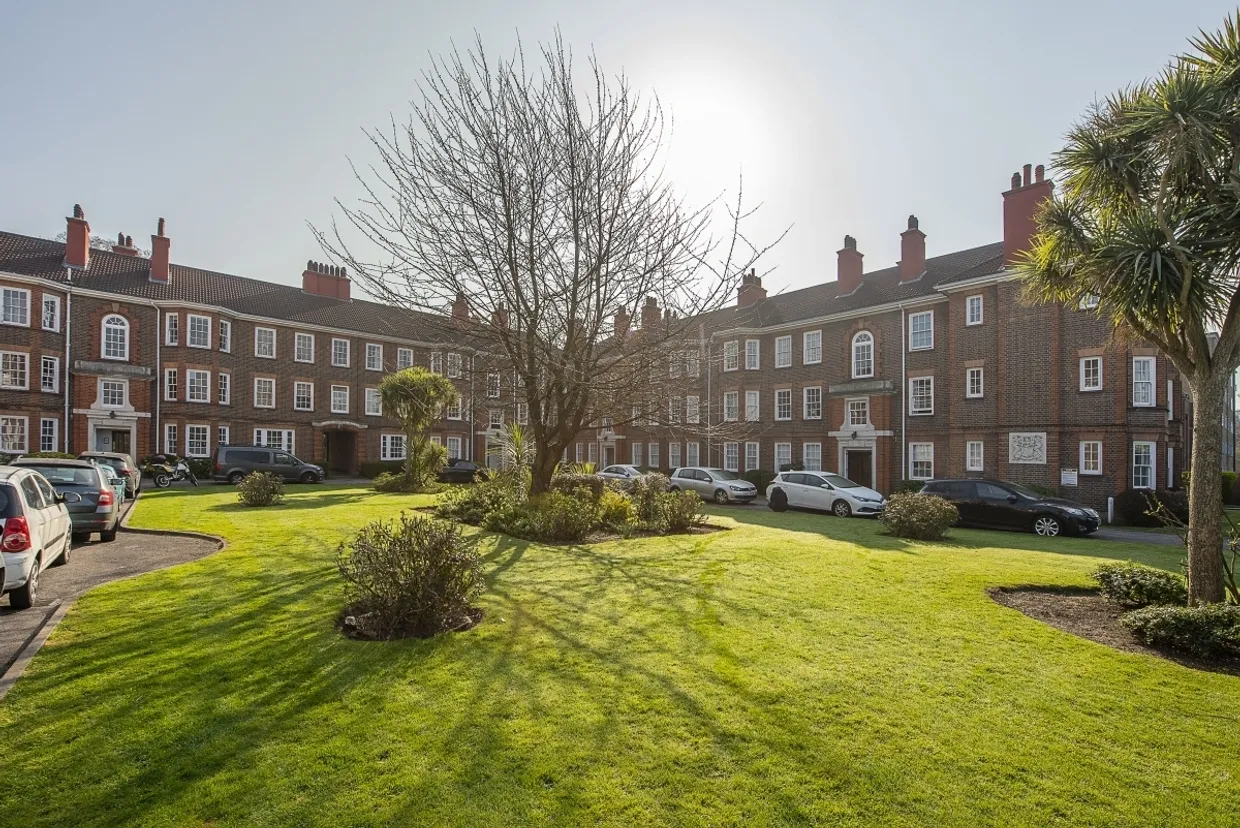 Bromyard Avenue London W3 photo 12