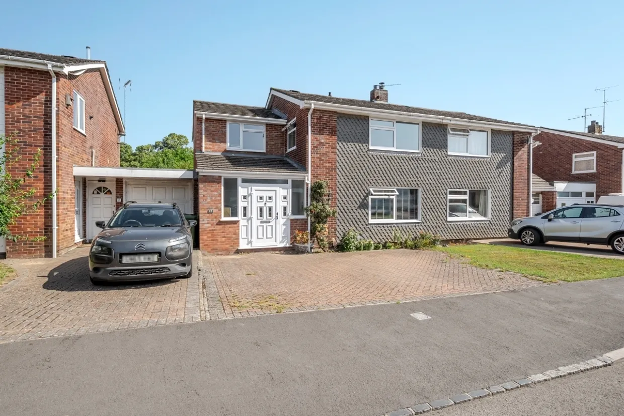 Groveland Road Speen RG14 photo 1