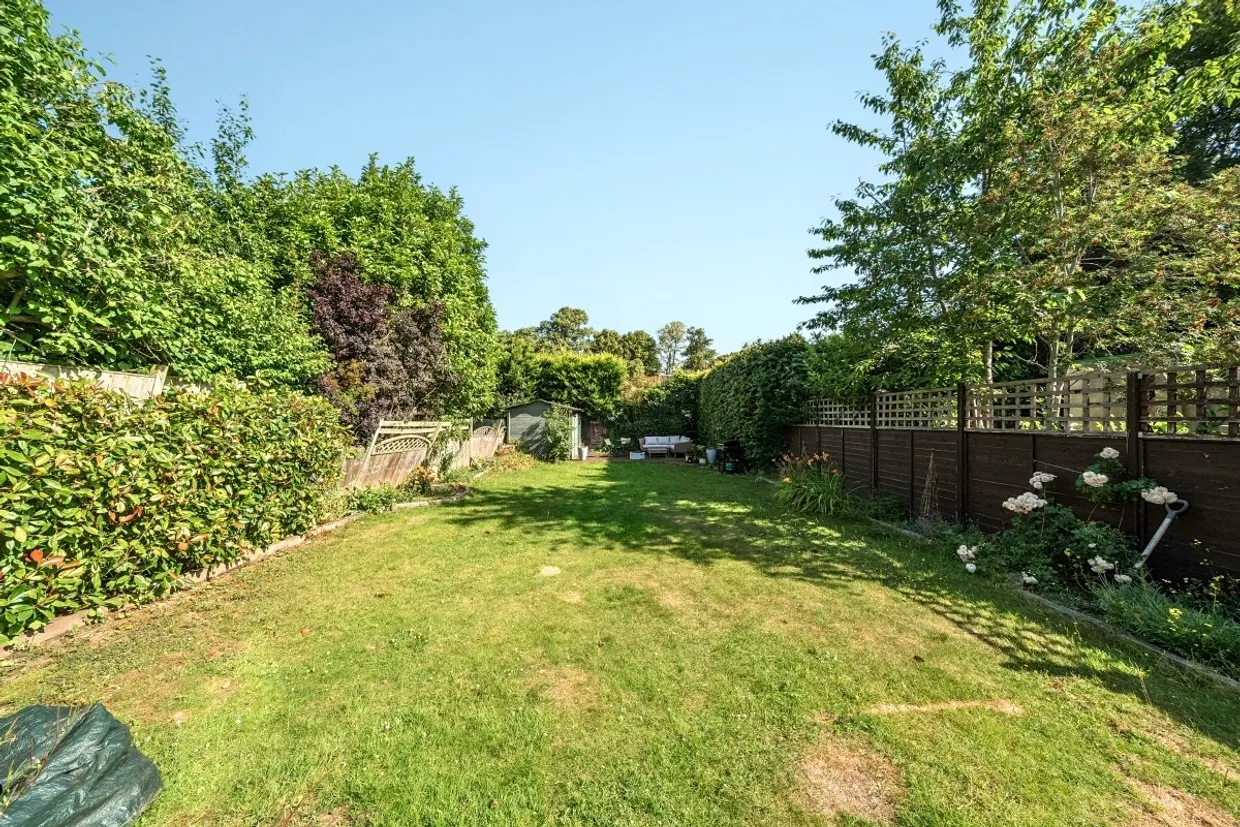 Groveland Road Speen RG14 photo 10