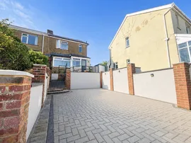 Hillcrest Road, Newhaven photo