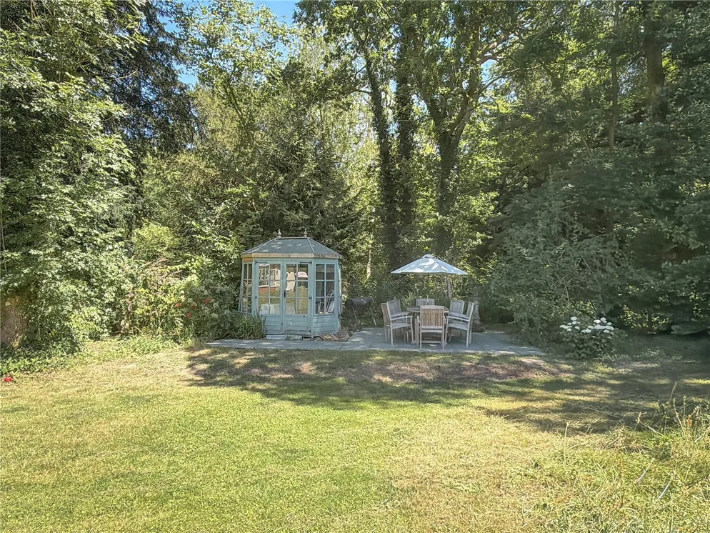 Property carousel item 23