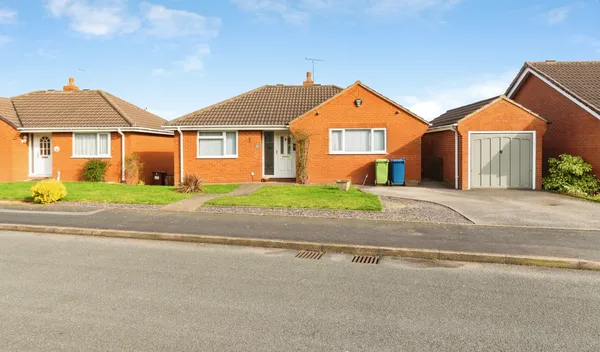 Morris Drive, Stafford. ST16 3YE