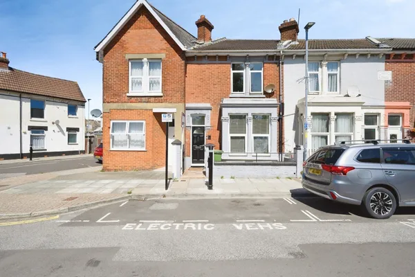 North End Avenue, Portsmouth, Hampshi...