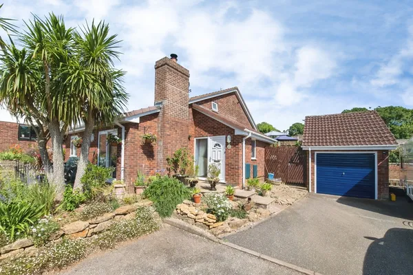 Bhutan Close, Honiton, Devon, EX14