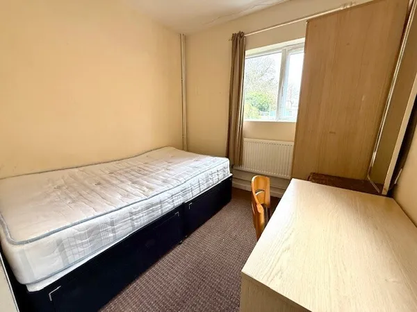 Room 1, Donnington Bridge Road