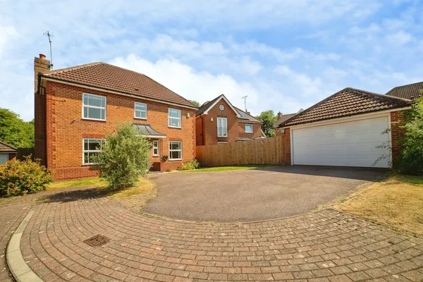 Chestnut Gardens, SUTTON-IN-ASHFIELD,...