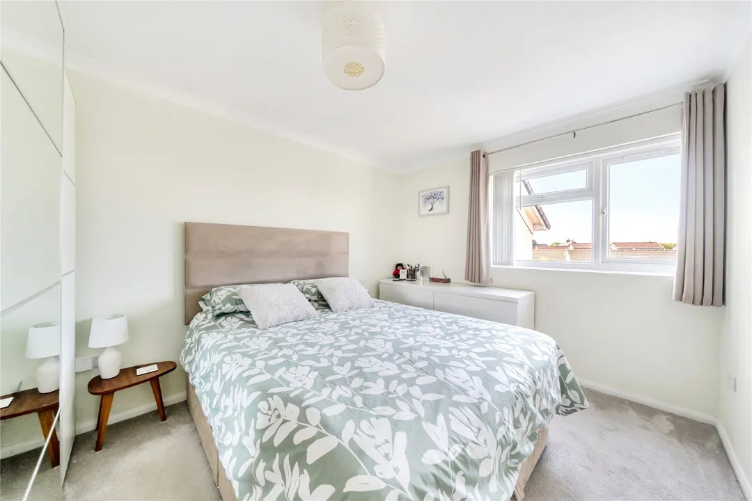 https://mr0.homeflow-assets.co.uk/files/photo/image/47818/6377/_x_/NEW260168_16.jpg