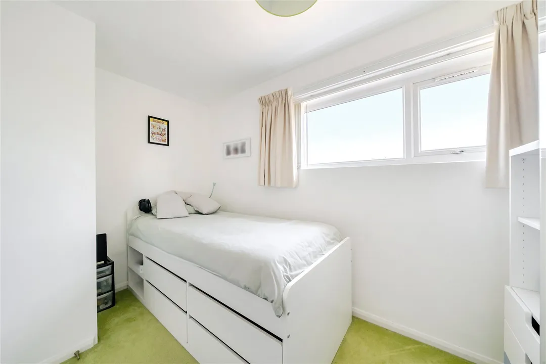 https://mr0.homeflow-assets.co.uk/files/photo/image/47818/6387/_x_/NEW260168_08.jpg