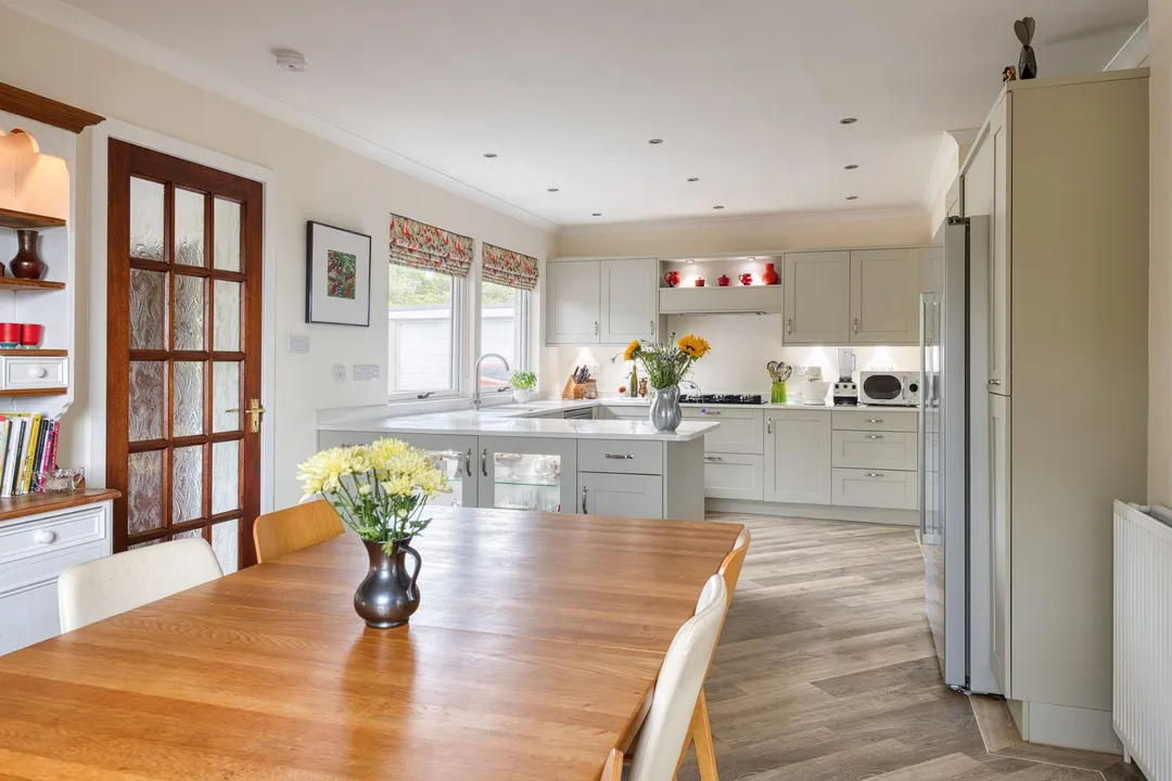 https://mr0.homeflow-assets.co.uk/files/photo/image/47819/2354/_x_/DSC_2582_HDR-143.jpg