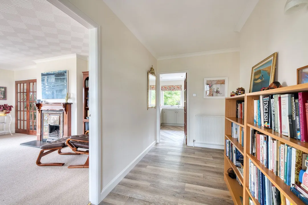 https://mr0.homeflow-assets.co.uk/files/photo/image/47819/2370/_x_/DSC_2402_HDR-112.jpg