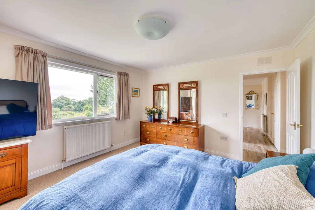 https://mr0.homeflow-assets.co.uk/files/photo/image/47819/2379/_x_/DSC_2252_HDR-85.jpg