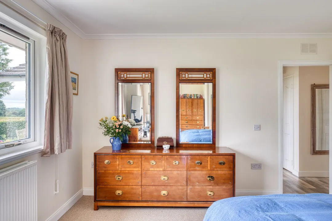 https://mr0.homeflow-assets.co.uk/files/photo/image/47819/2384/_x_/DSC_2257_HDR-86.jpg