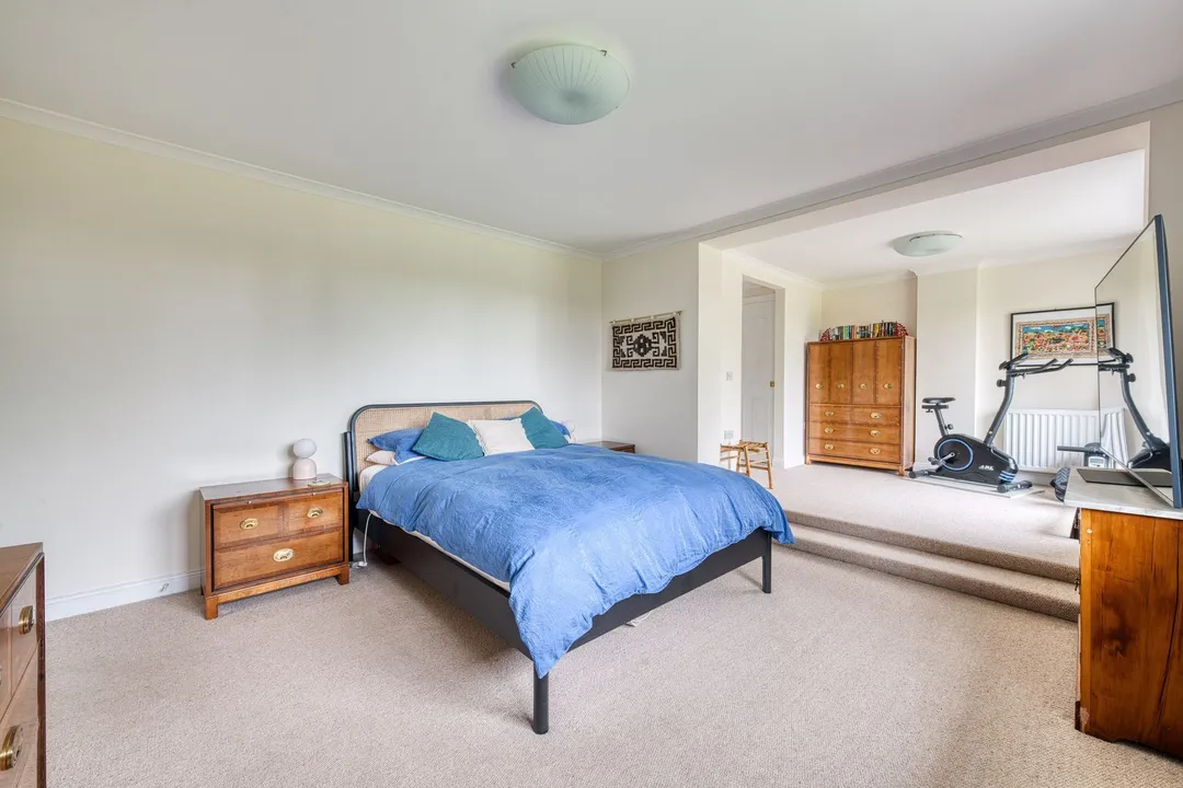 https://mr0.homeflow-assets.co.uk/files/photo/image/47819/2385/_x_/DSC_2267_HDR-88.jpg