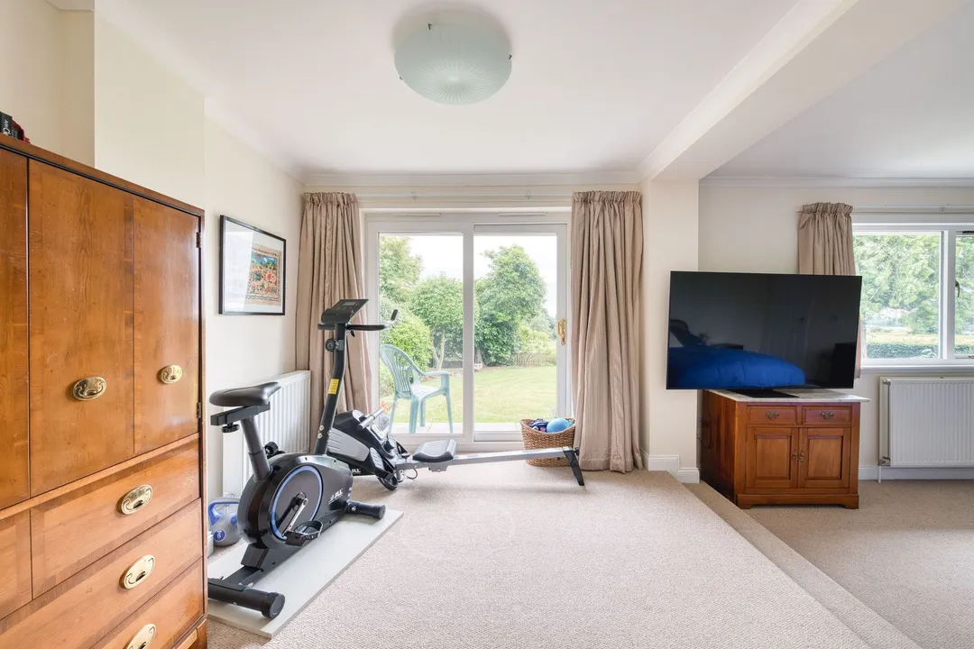 https://mr0.homeflow-assets.co.uk/files/photo/image/47819/2386/_x_/DSC_2309-2_HDR-95.jpg