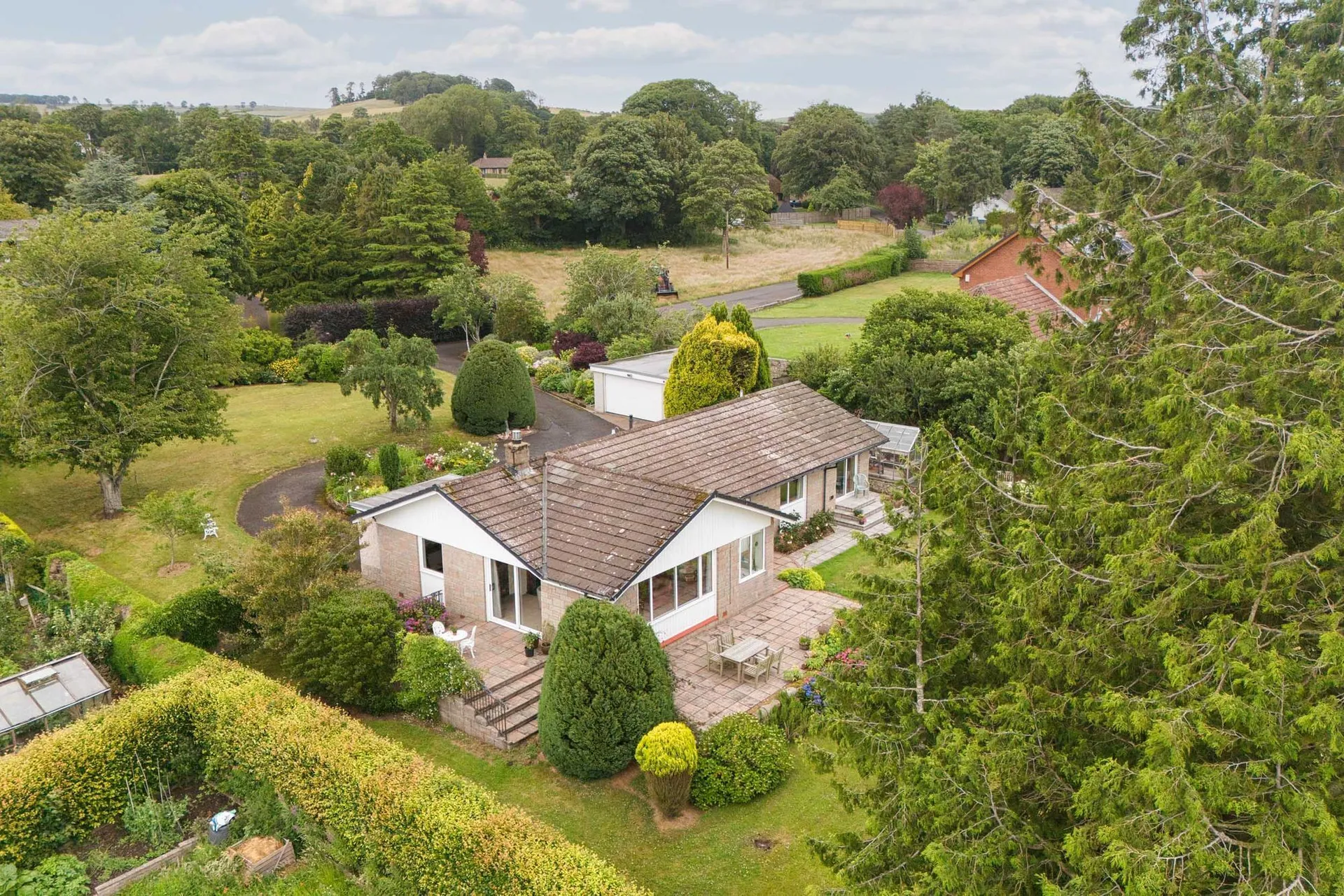 Property photo top 0