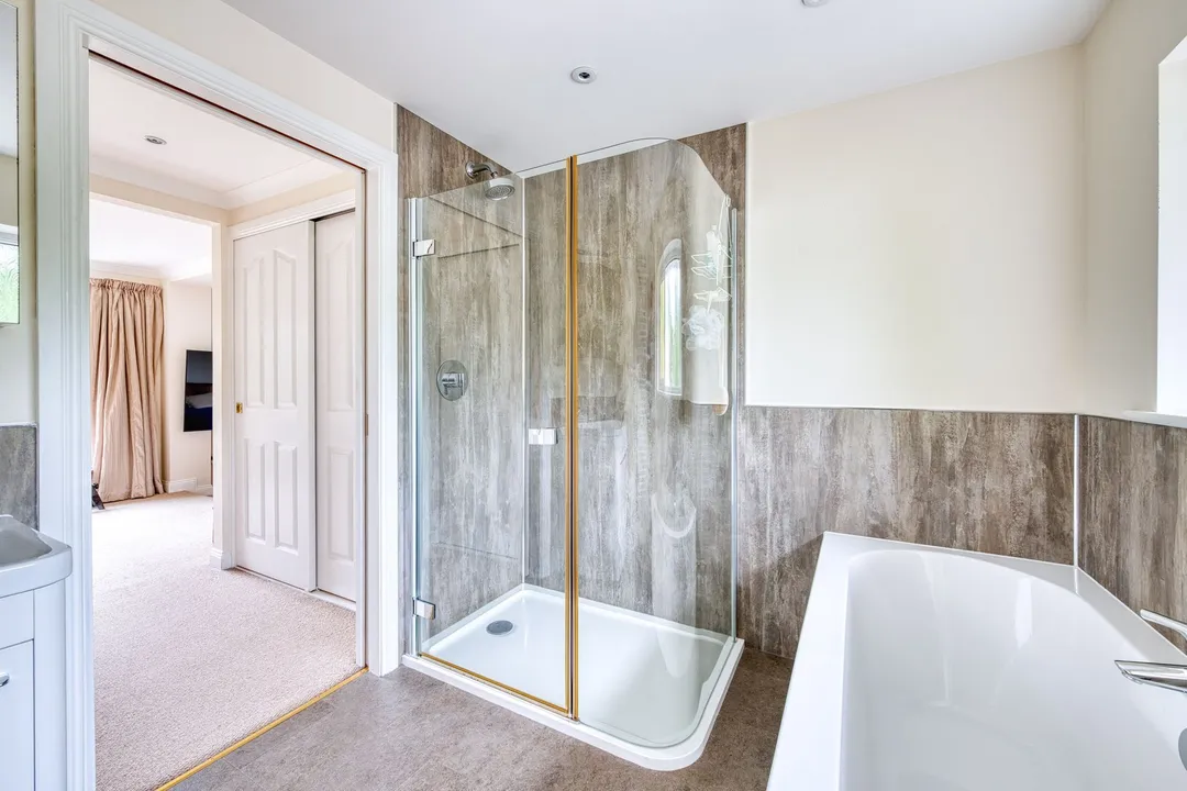 https://mr0.homeflow-assets.co.uk/files/photo/image/47819/2390/_x_/DSC_2357_HDR-105.jpg