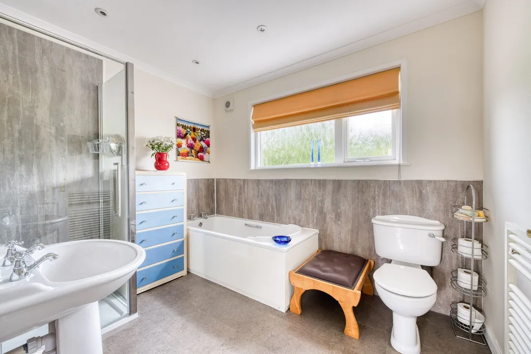 https://mr0.homeflow-assets.co.uk/files/photo/image/47819/2395/_x_/DSC_2147_HDR-66.jpg