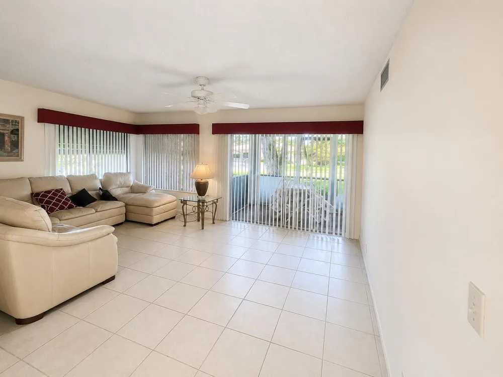 5068 Rose Hill Dr, Boynton Beach, FL 33437-1308