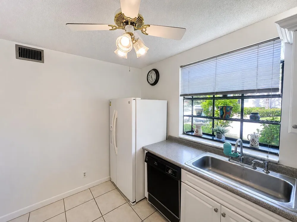 5068 Rose Hill Dr, Boynton Beach, FL 33437-1308