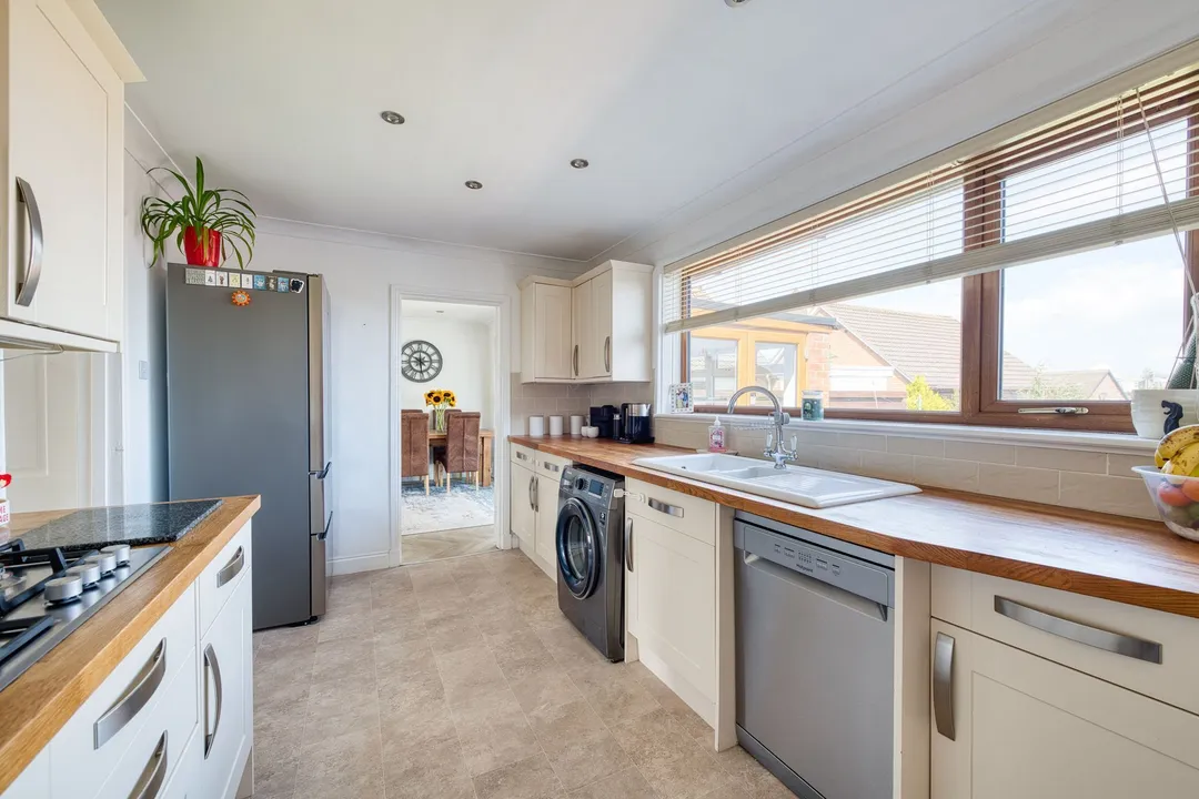 https://mr0.homeflow-assets.co.uk/files/photo/image/47827/7975/_x_/DSC_3458_HDR-15.jpg