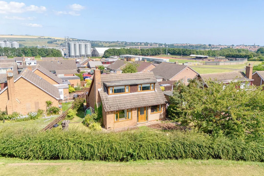 https://mr0.homeflow-assets.co.uk/files/photo/image/47827/7983/_x_/DJI_20260709113315_0617_D_HDR-85.jpg