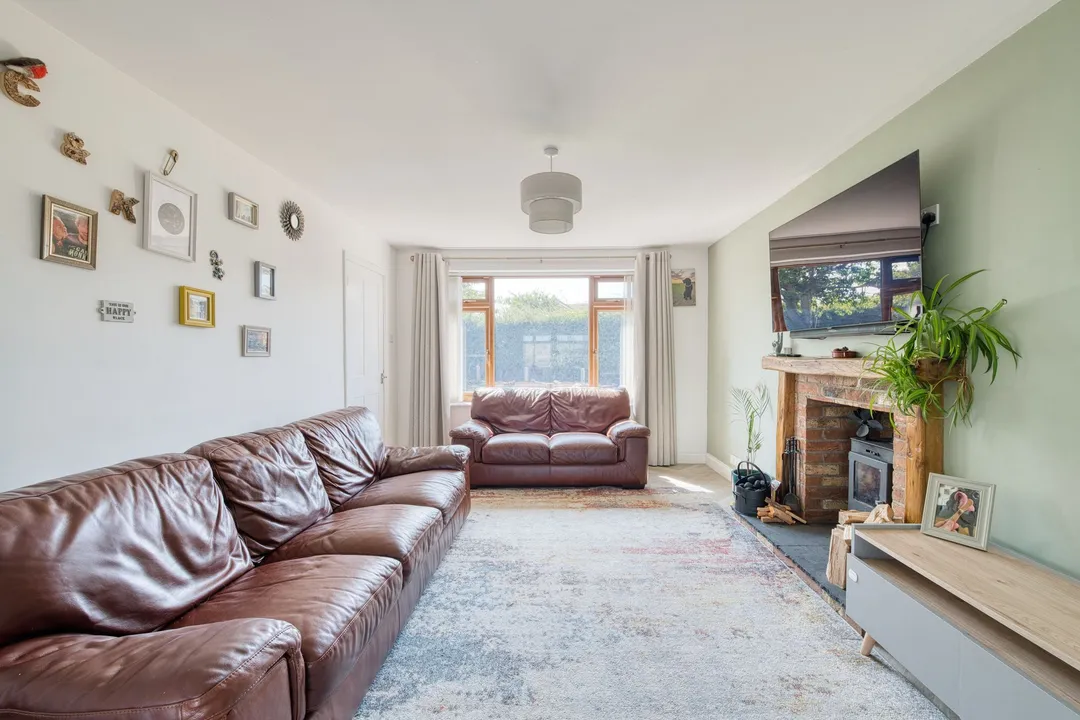 https://mr0.homeflow-assets.co.uk/files/photo/image/47827/7993/_x_/DSC_3638_HDR2-49.jpg