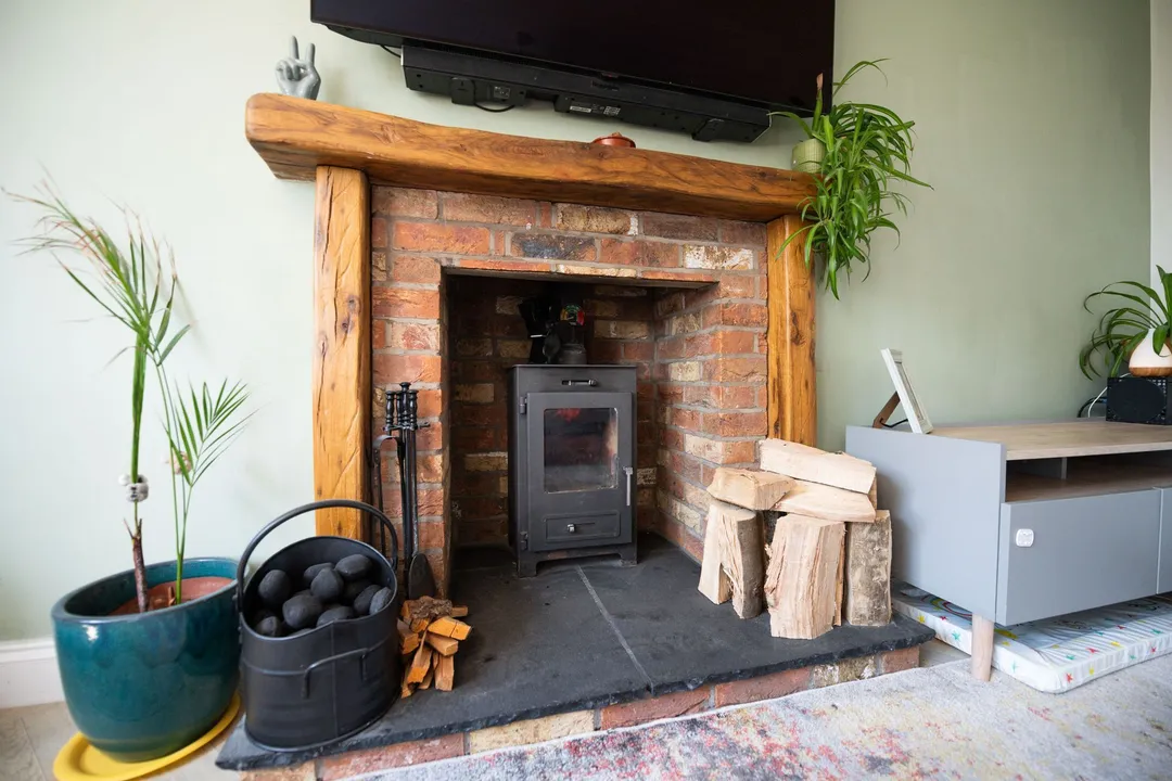 https://mr0.homeflow-assets.co.uk/files/photo/image/47827/7995/_x_/DSC_3696-74.jpg