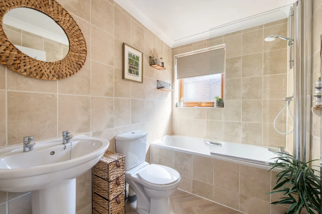 https://mr0.homeflow-assets.co.uk/files/photo/image/47827/7998/_x_/DSC_3398_HDR-6.jpg